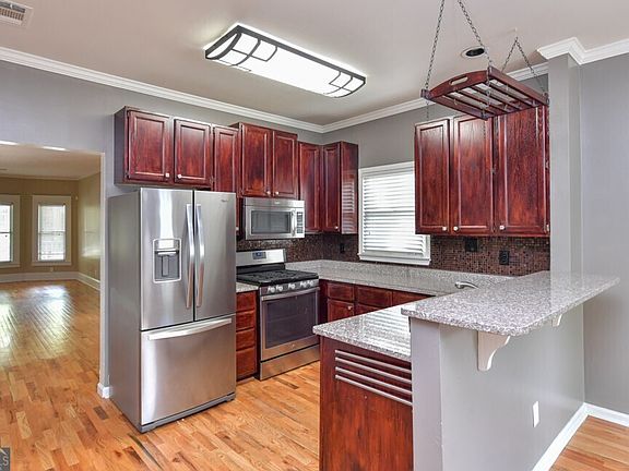 2nd image of 371 Woodward Ave SE