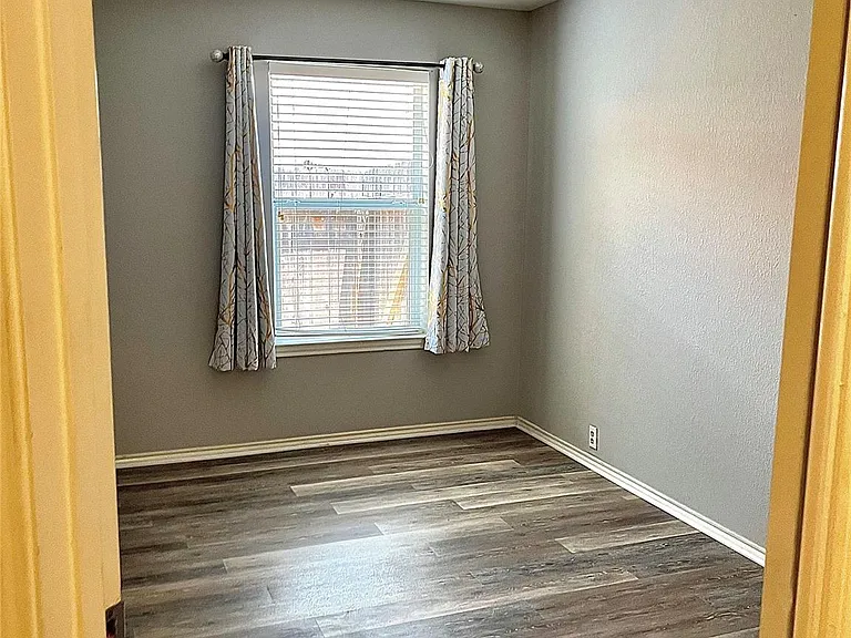 2117 Kimra Ln — Photo 25