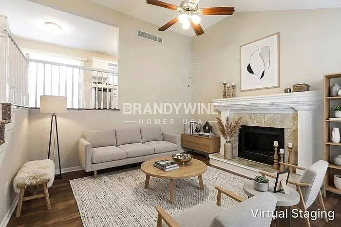 3 bed, 2.0 bath, 1640 sqft, $2,215 — Photo 3
