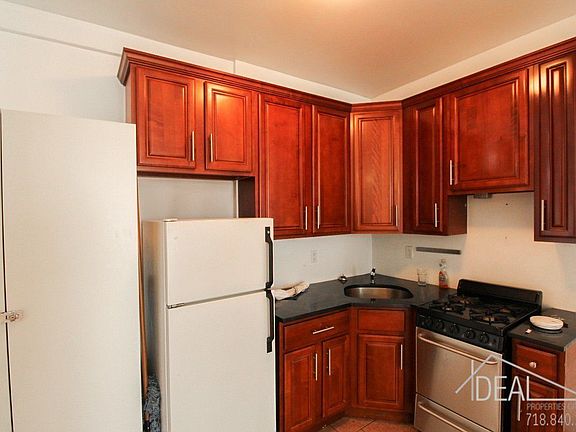 4th image of 75 S 6th St #3
