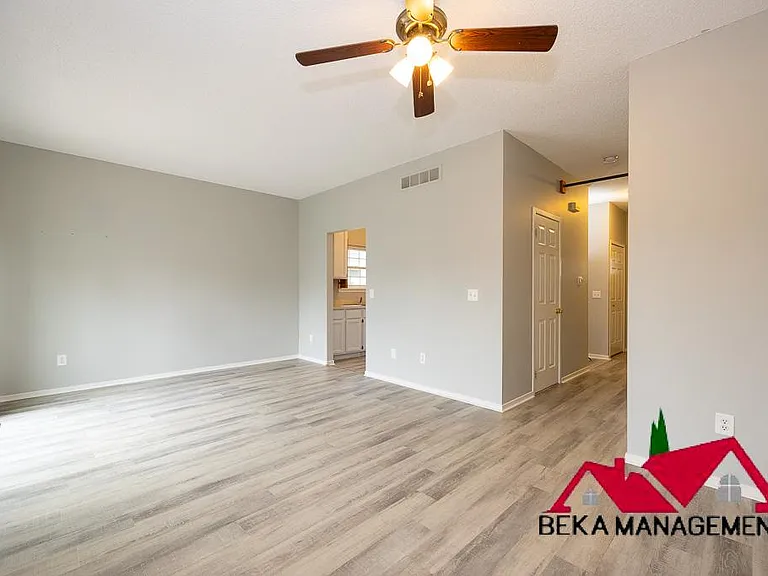30850 Collingdale Dr — Photo 8