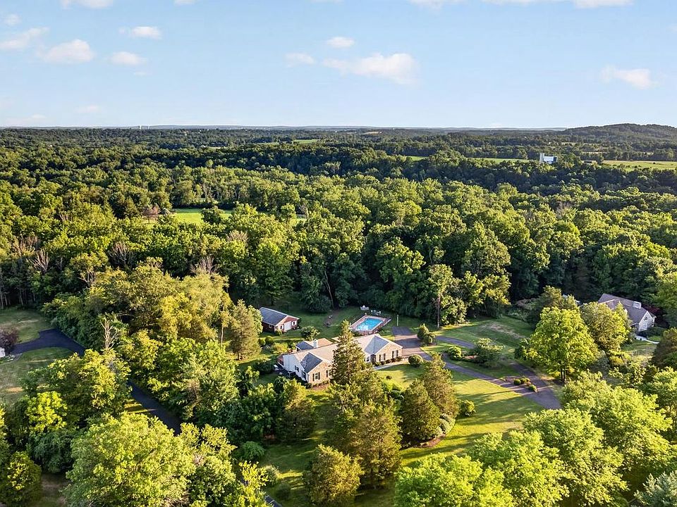1st image of 350 Homestead Dr