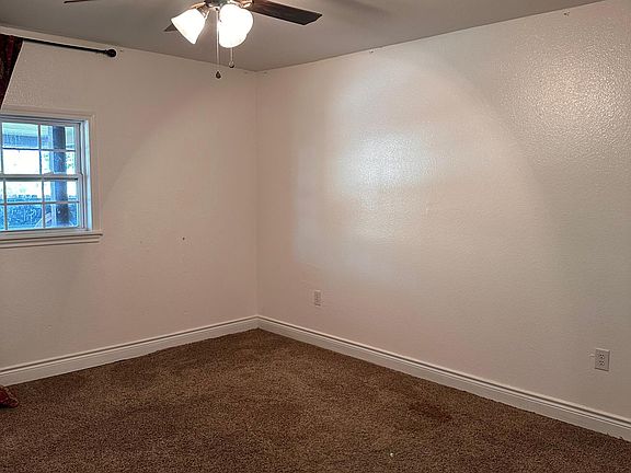 3rd image of 928 Eventide Dr Unit 2