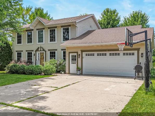 590 Brookfield Blvd, Fond Du Lac, WI 54935