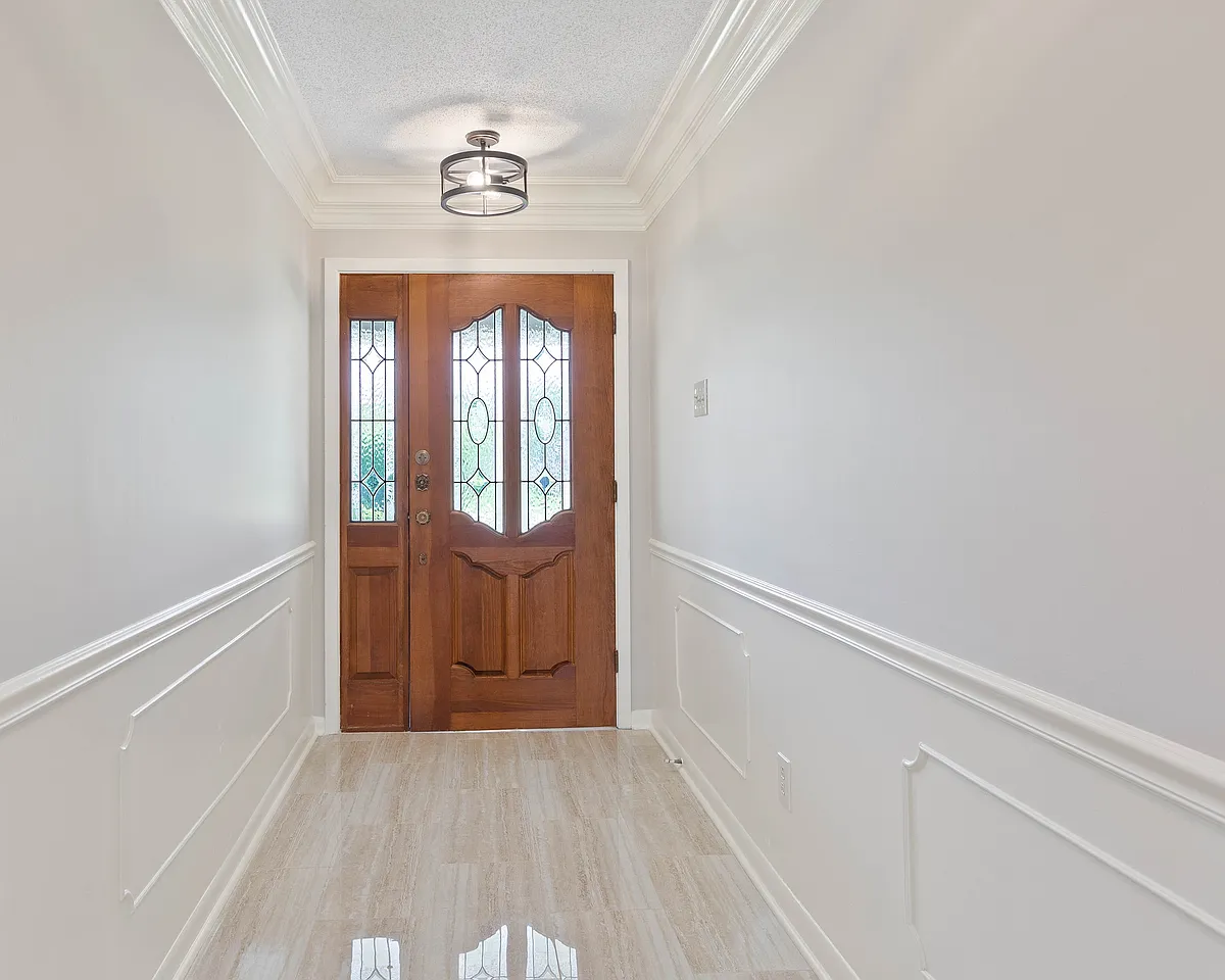 Building Photo - 504 Alonda Dr