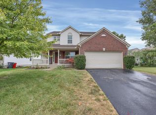 1594 Roscommon Dr, Pataskala, OH 43062