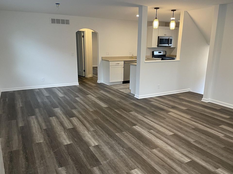 1st image of 2728 Lawndale Ave