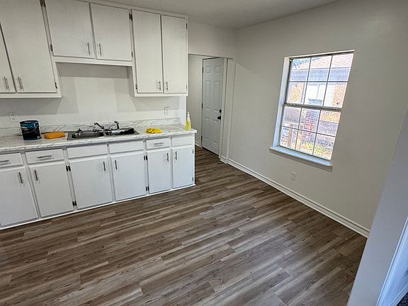 2nd image of 908 S Kentucky St #908