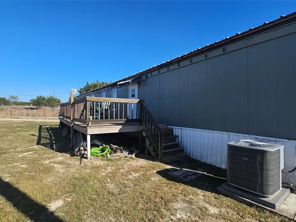 413 Lakeview Trl, Weatherford, TX 76087