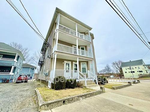 676 Grove St #3F Photo 1 676 Grove St #3F Photo 1