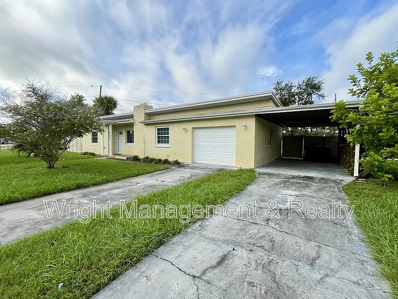 3 bed, 2.0 bath, 1337 sqft, $3,100 — Photo 2