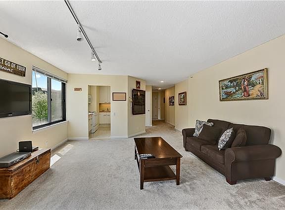 4th image of 10 Cottage Pl APT 5E