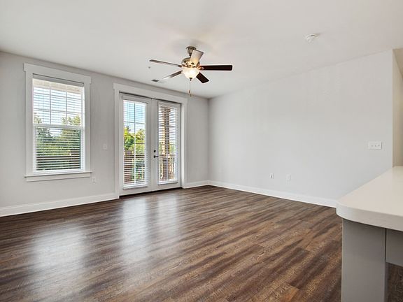 5th image of 819 Terrace Park APT 404