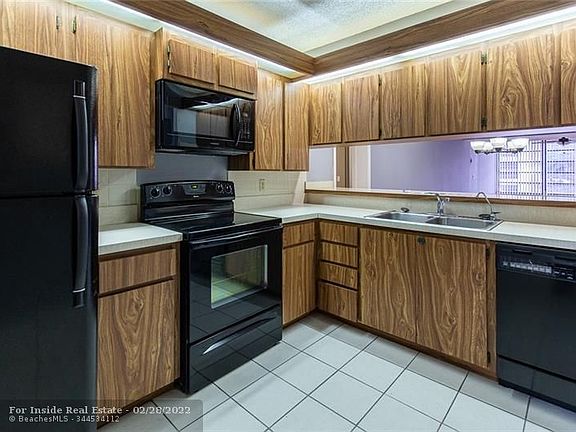 5th image of 1707 Whitehall Dr