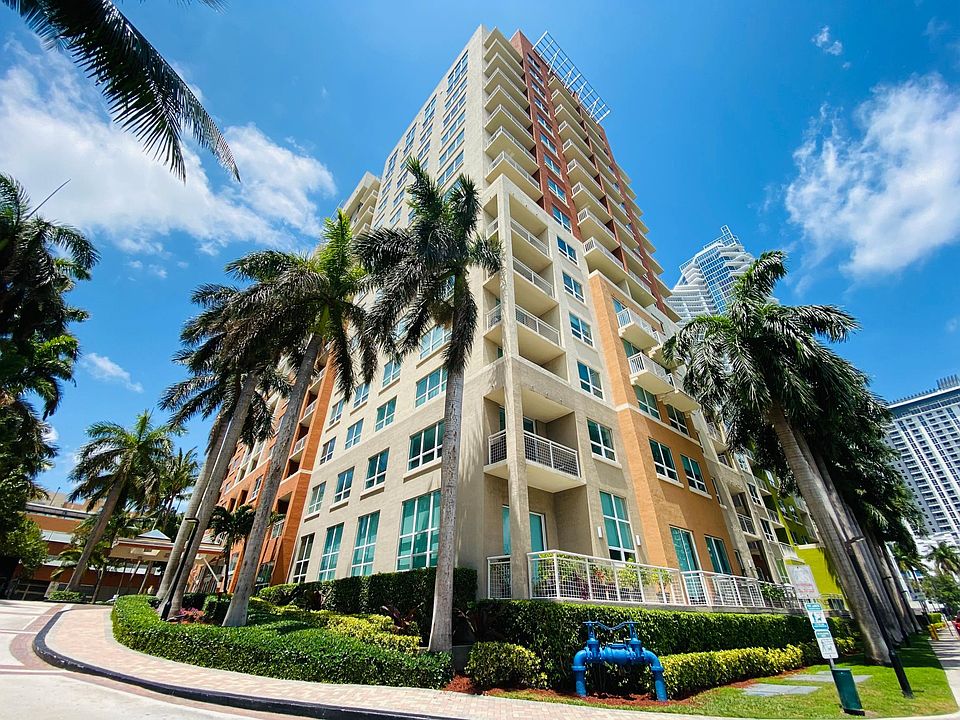 1st image of 2002 N Bayshore Dr #404