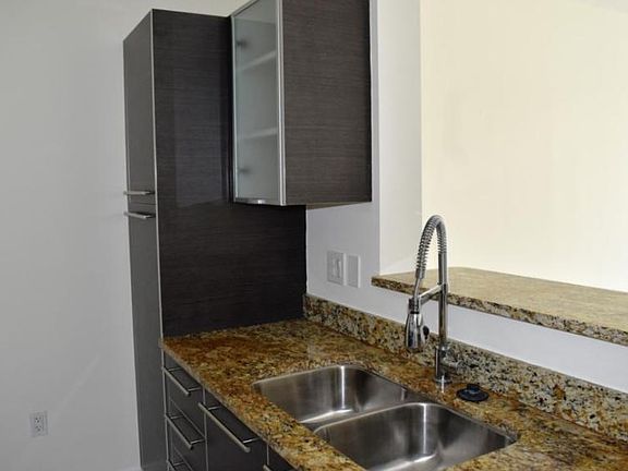 4th image of 550 Okeechobee Blvd APT 1116