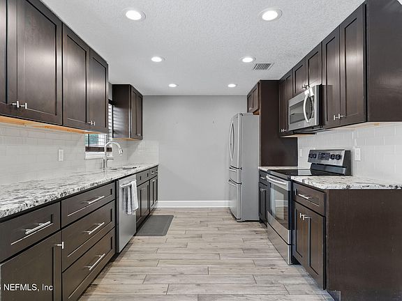 5th image of 7108 PRELLIE Street