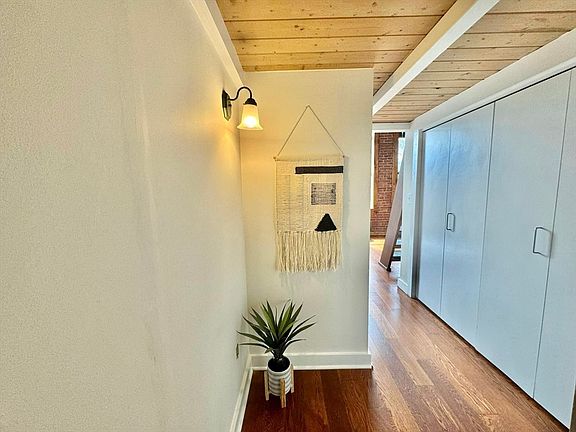 4th image of 24 Norman St APT 305