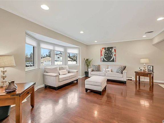 4th image of 25A Barnum Ave