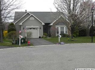 9 Nautical Ct, Bayville, NJ 08721