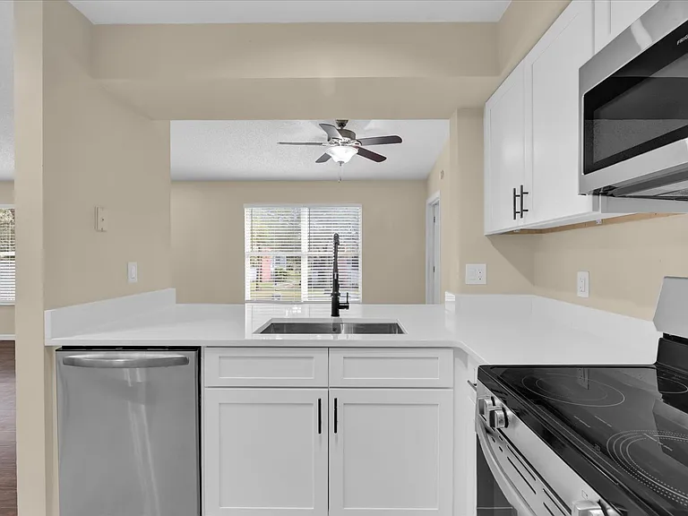 2405 Northlake Dr — Photo 18