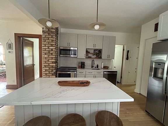 2nd image of 304 E Rosedale Ave
