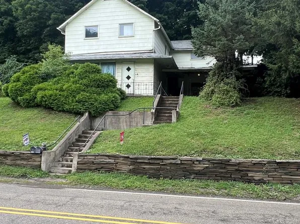 52 West St, Galeton, PA 16922