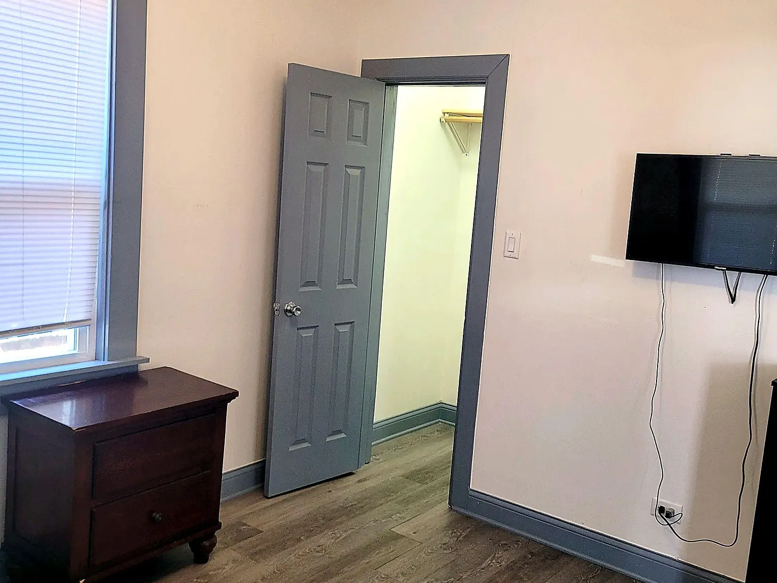 2 bed, 1.0 bath, 763 sqft, $1,048 — Photo 4