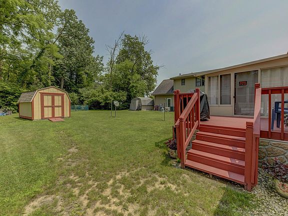 4th image of 28 Blue Gill Cir