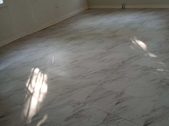 5th image of 2627 Frederick Ave #1