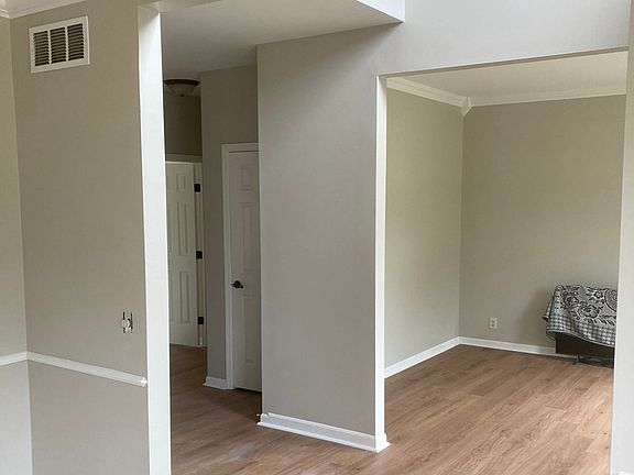 3rd image of 7299 Rolling Meadows Dr