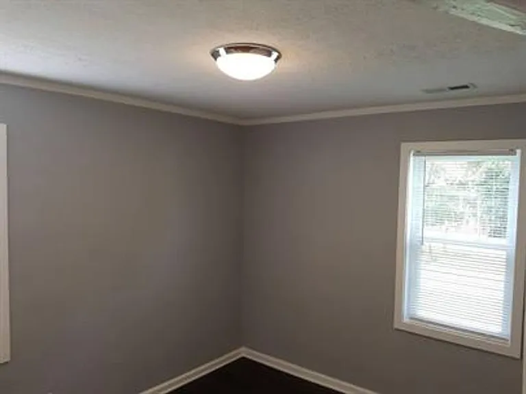 1609 Clara Ave — Photo 11