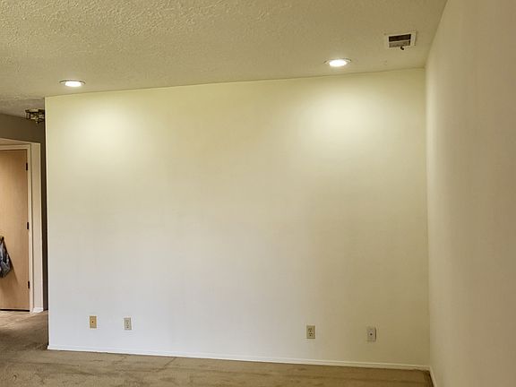 3rd image of 827 Country Club Dr SE APT 2A