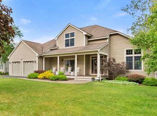 27 Meadow Ridge Dr, Pittsfield, MA 01201