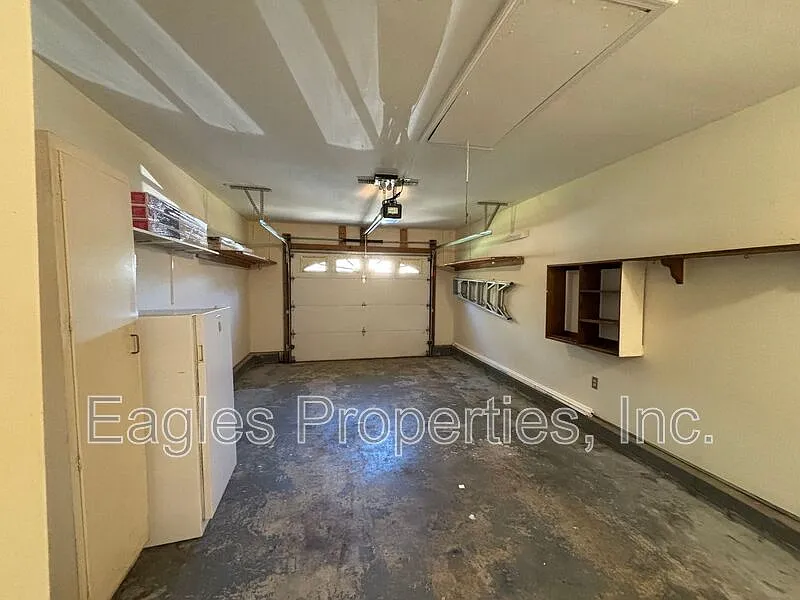 3 bed, 2.0 bath, $1,520 — Photo 4