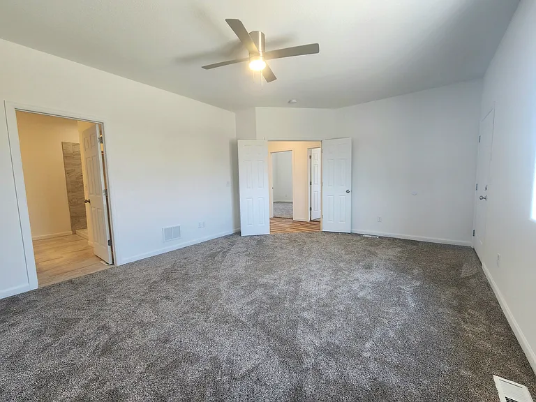 673 E Laporte Dr — Photo 9