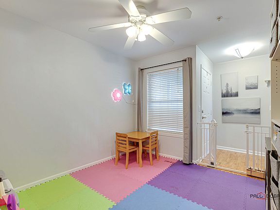 4th image of 1356 Orleans Dr