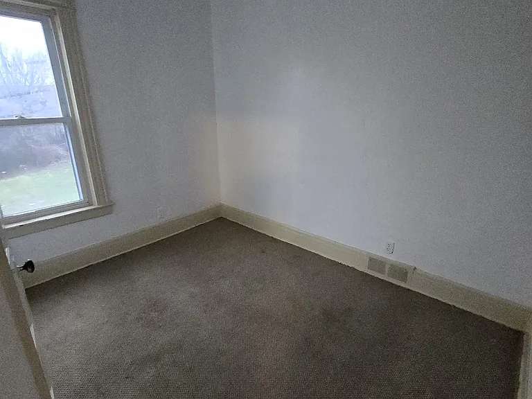 560 Fargo Ave #2 — Photo 9