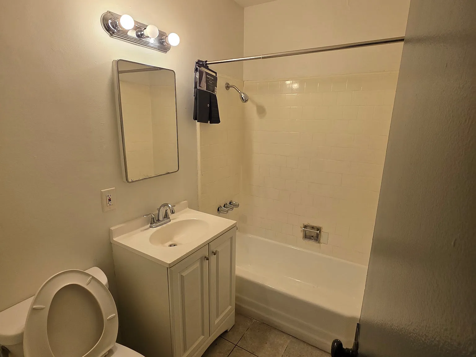 2 bed, $2,199 — Photo 4