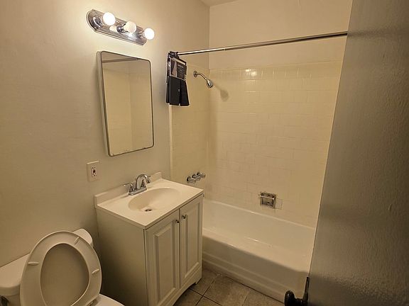 4th image of 1707 W 80th St APT 2