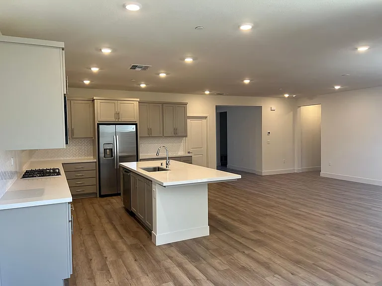 5256 Ironwood Ave — Photo 3