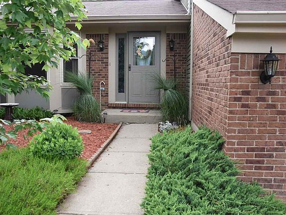 4th image of 1610 Birch Hill Ct