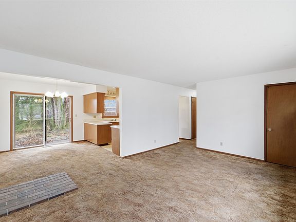 5th image of 1301 SW Kenworthy Dr
