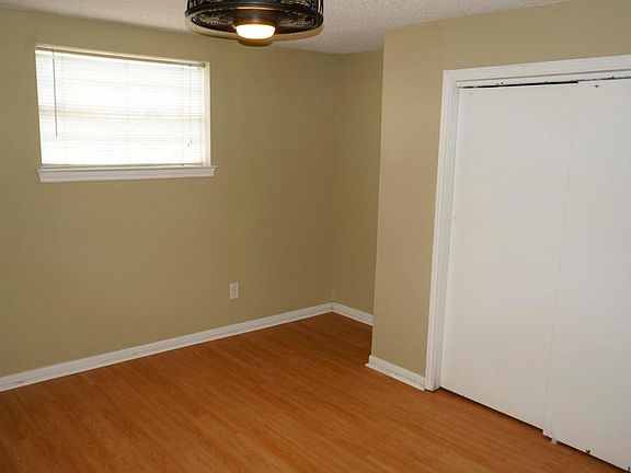 5th image of 608 Montclair Ave #608