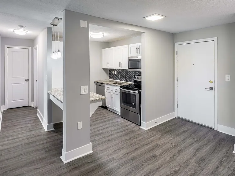 Cove West Hartford — Photo 7