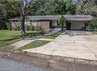 1325 Carre Dr W, Mobile, AL 36618