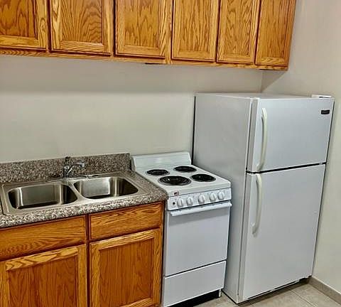 3rd image of 235 Montana Ave #202