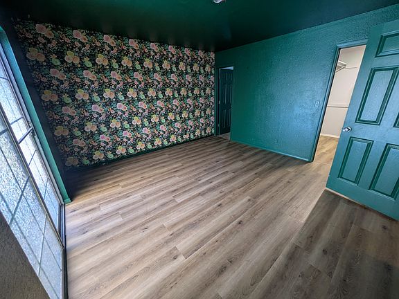 3rd image of 6117 S Waco Ave