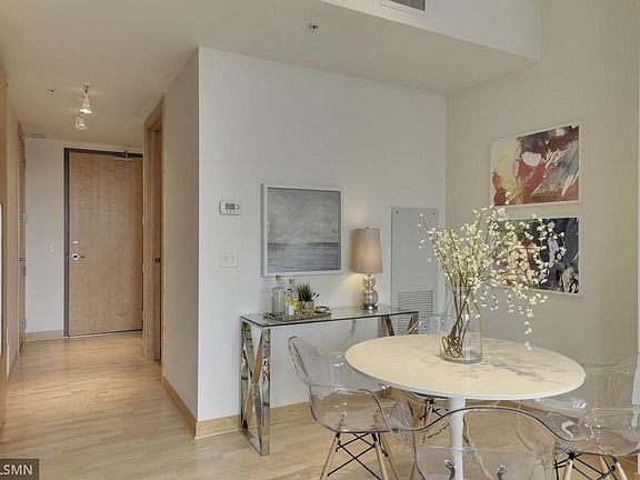 3rd image of 901 2nd St S #605