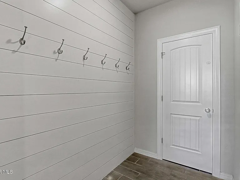 7509 Enchanted Park Dr — Photo 5